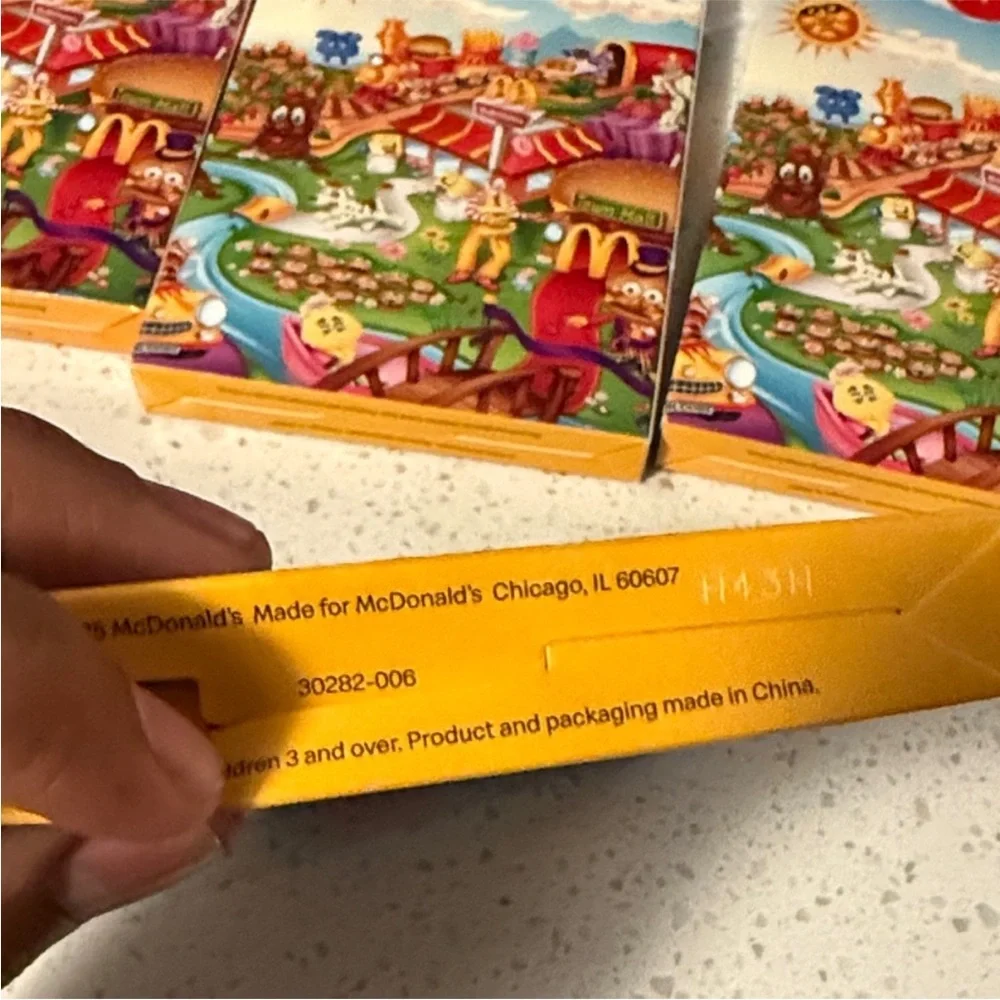 2025 Welcome to McDonald’s Land - Full Set - Picture 3 of 11